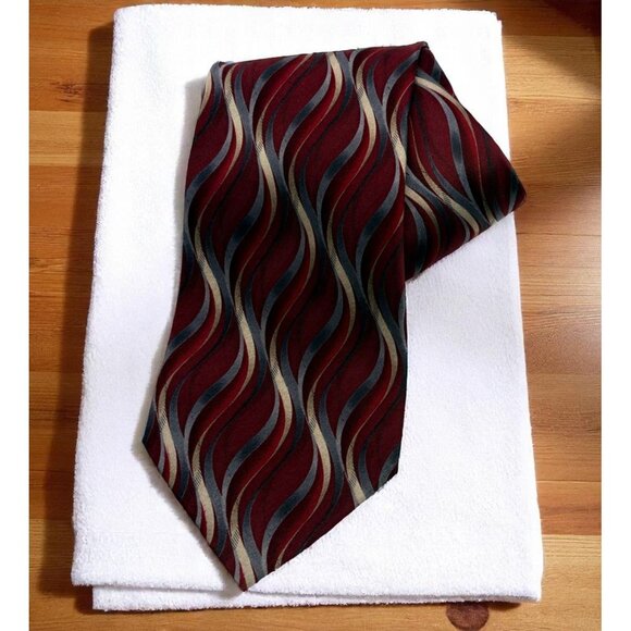 Puritan Mens Silk Neck Tie Wavy Flowing Stripes Burgundy Gray Stain Resistant - Picture 1 of 9